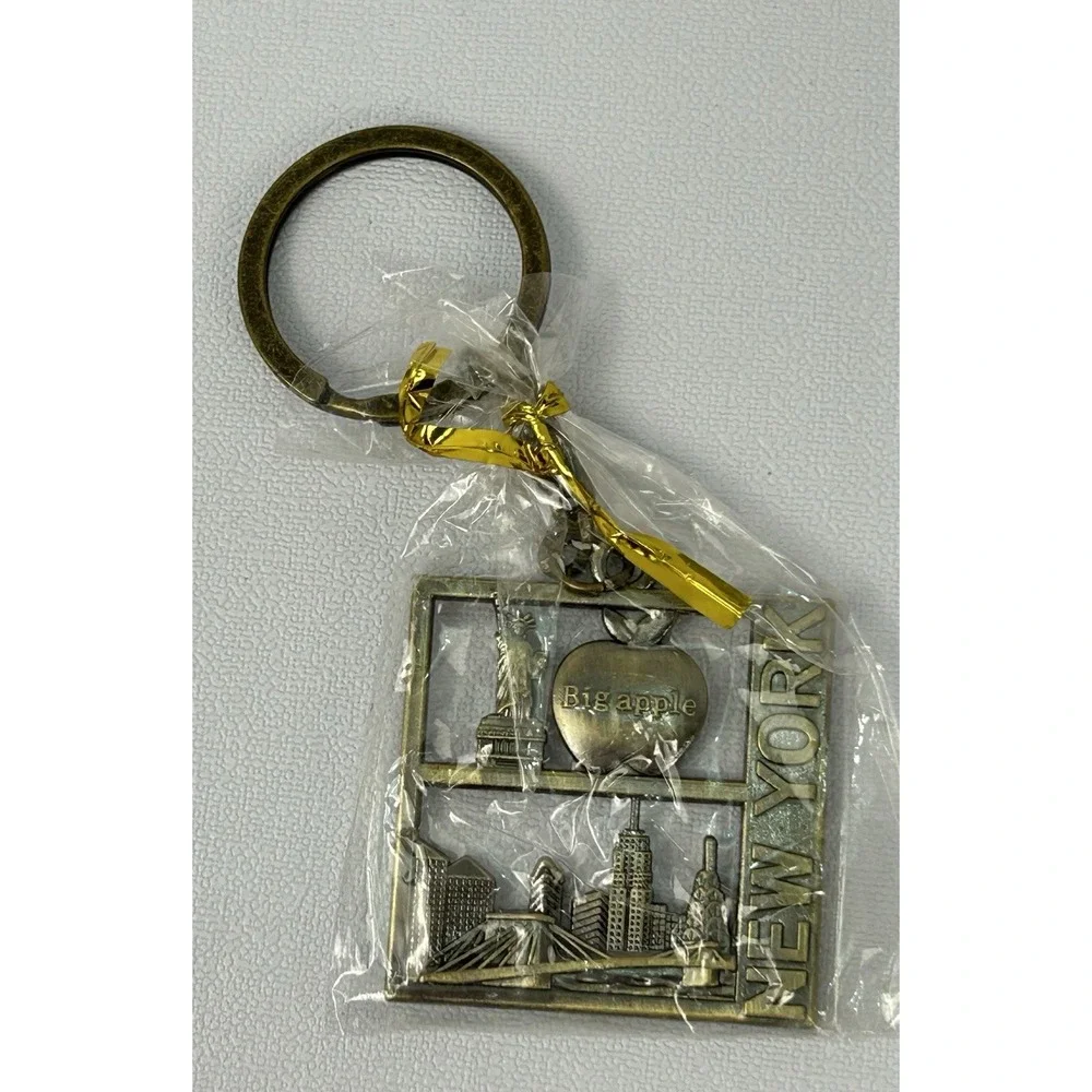 Vintage New York Souvenir Keychains Lot 3 Apple Heart Skyline Statue Liberty